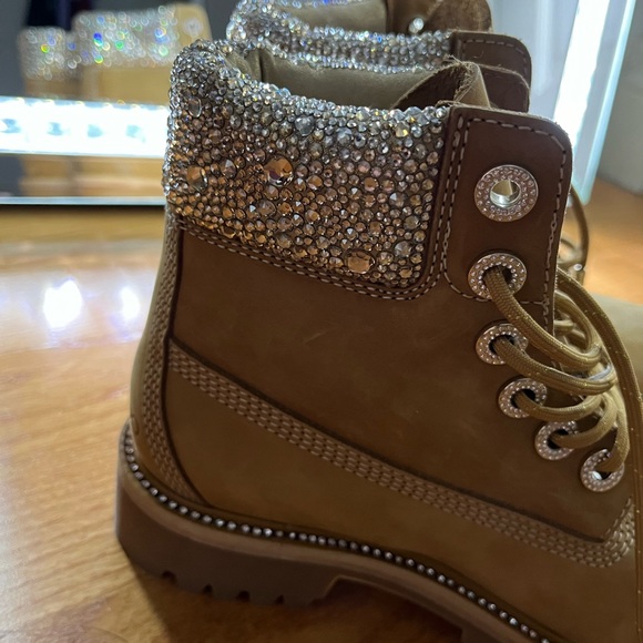 NEW JIMMY CHOO X TIMBERLAND Suede Crystal Encrusted Brown Classic Hiking Boot 6 - Picture 5 of 7
